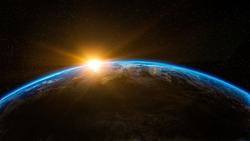 NASA capta sorprendente galaxia de los “Fuegos Artificiales” y difunde IMAGEN: así se ve