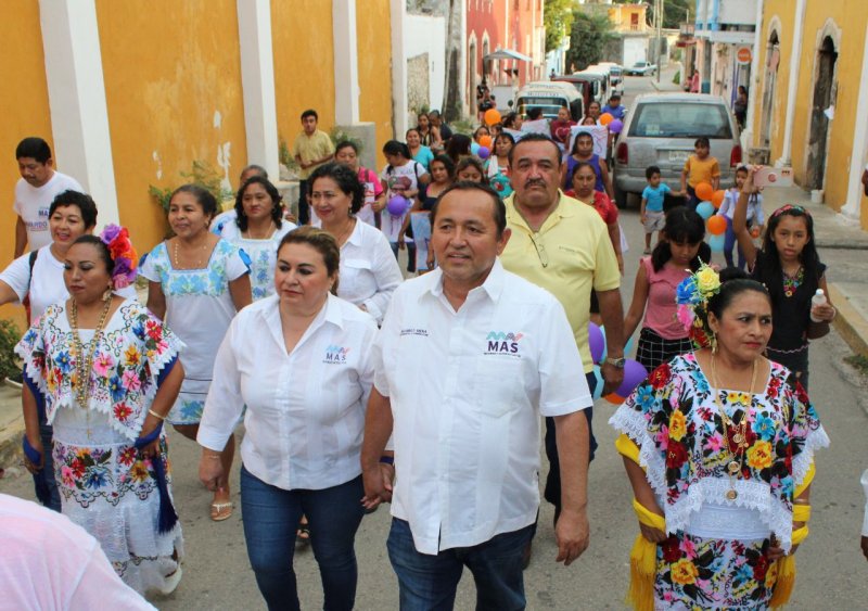 Ninguna familia quintanarroense pasará hambre y carencia en salud: Nivardo Mena