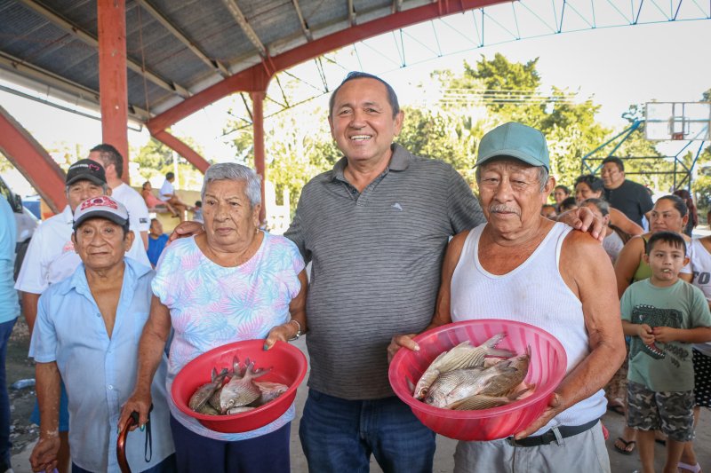 Nivardo Mena da banderazo de inició al programa de alimentación “del mar a tu mesa”