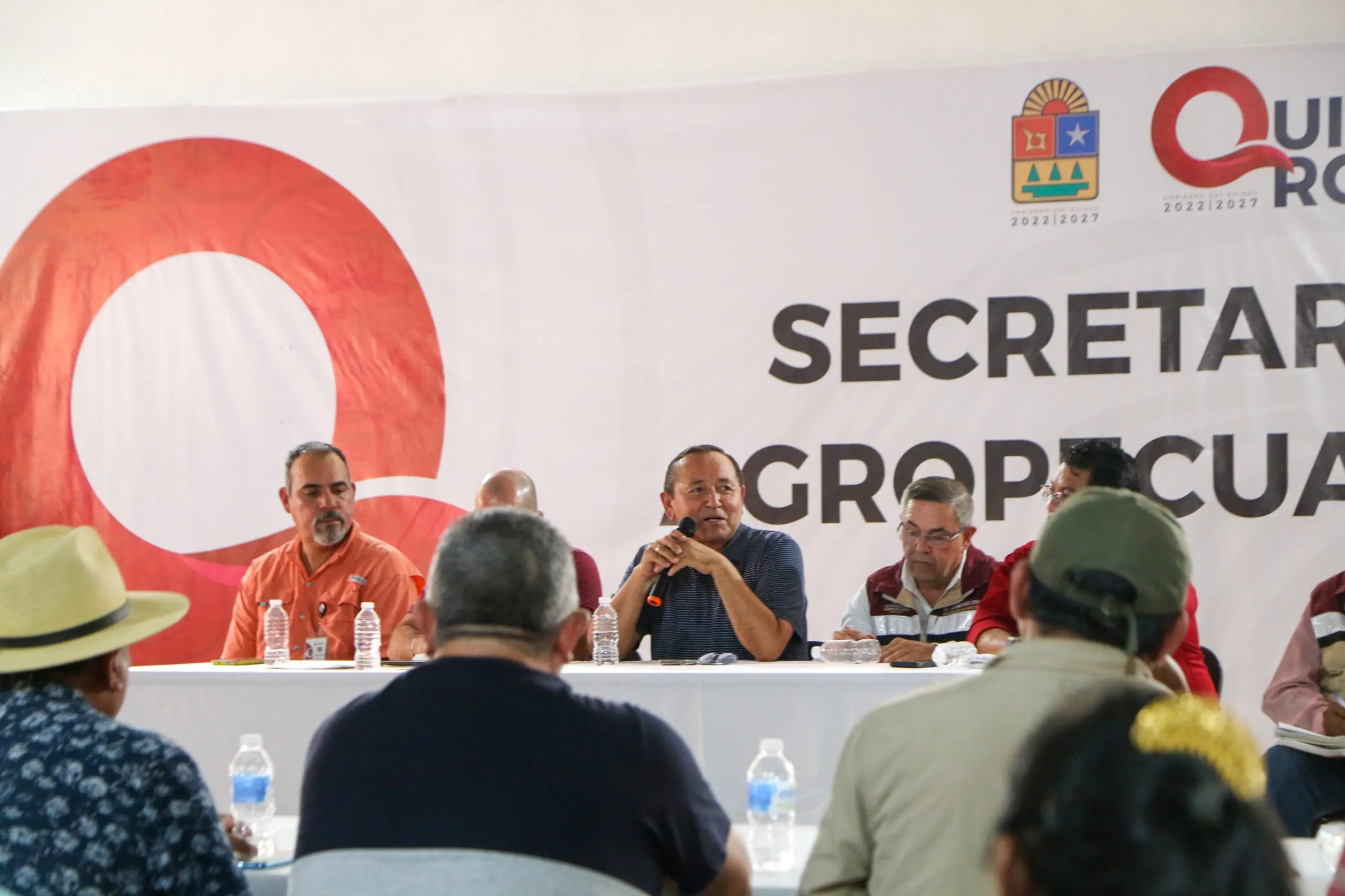 Nivardo Mena y Sedarpe atenderán caminos saca cosechas.