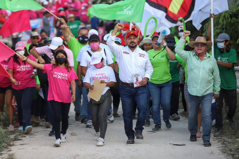 Seré el puente para trabajar de manera conjunta con el próximo gobierno de Mara Lezama y de la actual presidenta de Isla Mujeres, Atenea Gómez, para seguir mejorando este municipio: Julián Ricalde