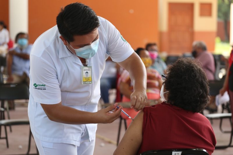 Se eleva a 22 mil 042 las dosis de refuerzo aplicadas contra la COVID-19 en adultos mayores de 60 años