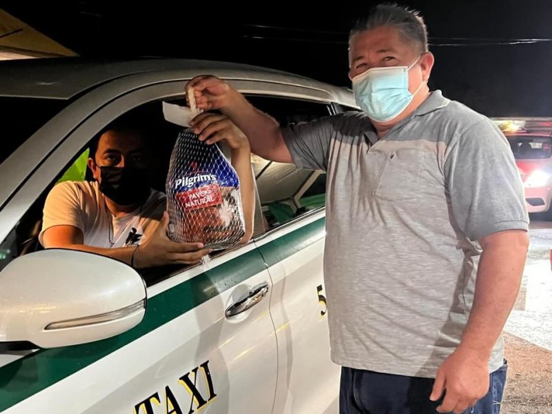 ARRANCA LA TRADICIONAL ENTREGA DE “PAVOS NAVIDEÑOS” 2021 PARA OPERADORES EN EL SINDICATO DE TAXISTAS “ANDRÉS QUINTANA ROO”