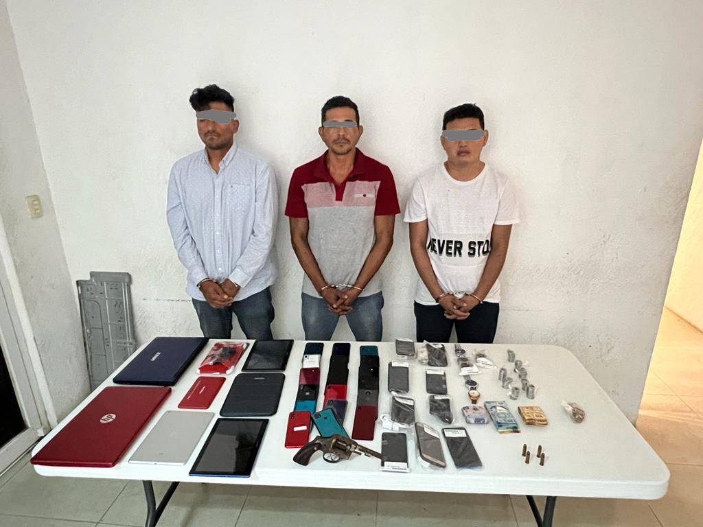 Detienen a sujetos con cuantioso botín de artículos electrónicos, joyas, dinero en efectivo y arma de fuego