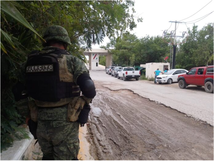 HOMBRES CON METRALLETAS TOMAN LA PLAYA Y SIEMBRAN TERROR ENTRE TURISTAS: Reportan ataque armado en la zona de Bahía Petempich con saldo preliminar de dos muertos