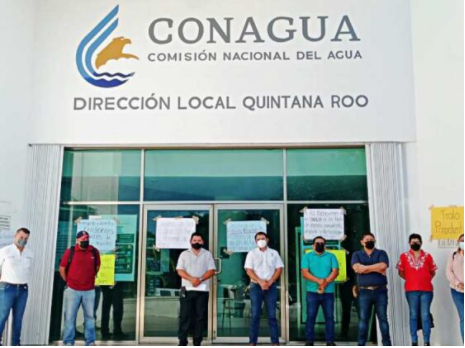 ESTALLA PARO DE LABORES EN CONAGUA: Trabajadores protestan en Chetumal para exigir destitución de funcionario por trato déspota y humillante