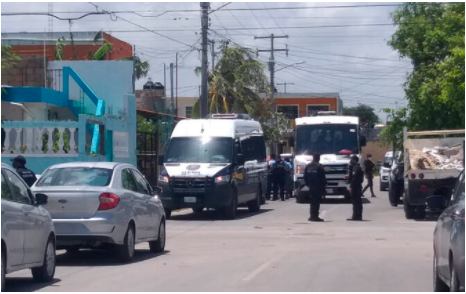 ASEGURAN VIVIENDA CON MIGRANTES ILEGALES: Ubican en Cancún casa de seguridad y rescatan a 50 centroamericanos de diferentes edades