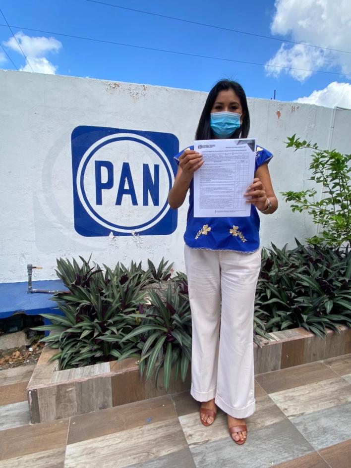 Queremos un gobierno abierto, afirmó Luisa Cano al registrarse como candidata por el PAN en Puerto Morelos