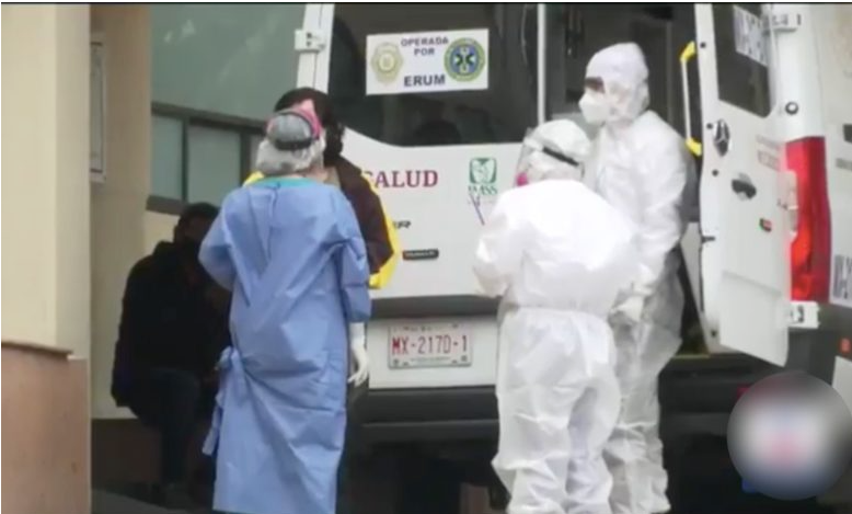 Pacientes COVID, aún en estado crítico, hacen fila en hospitales con la esperanza de ser atendidos