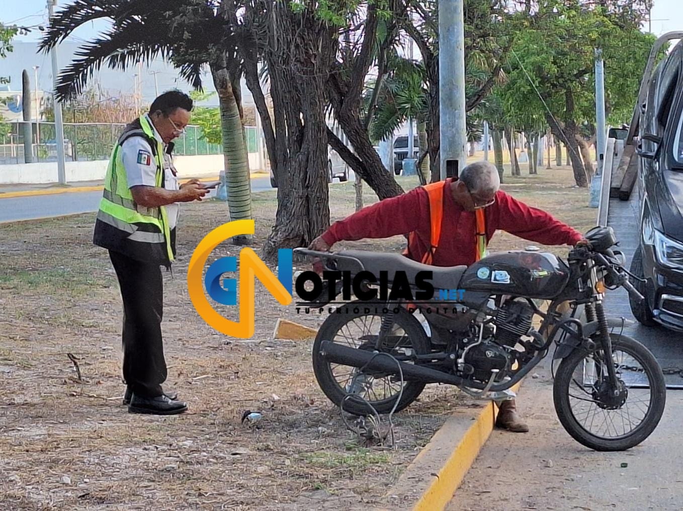 Dos lesionados uno de ellos de gravedad fue el saldo de un fuerte accidente en la avenida Bonampak a la altura de la supermanzana 64