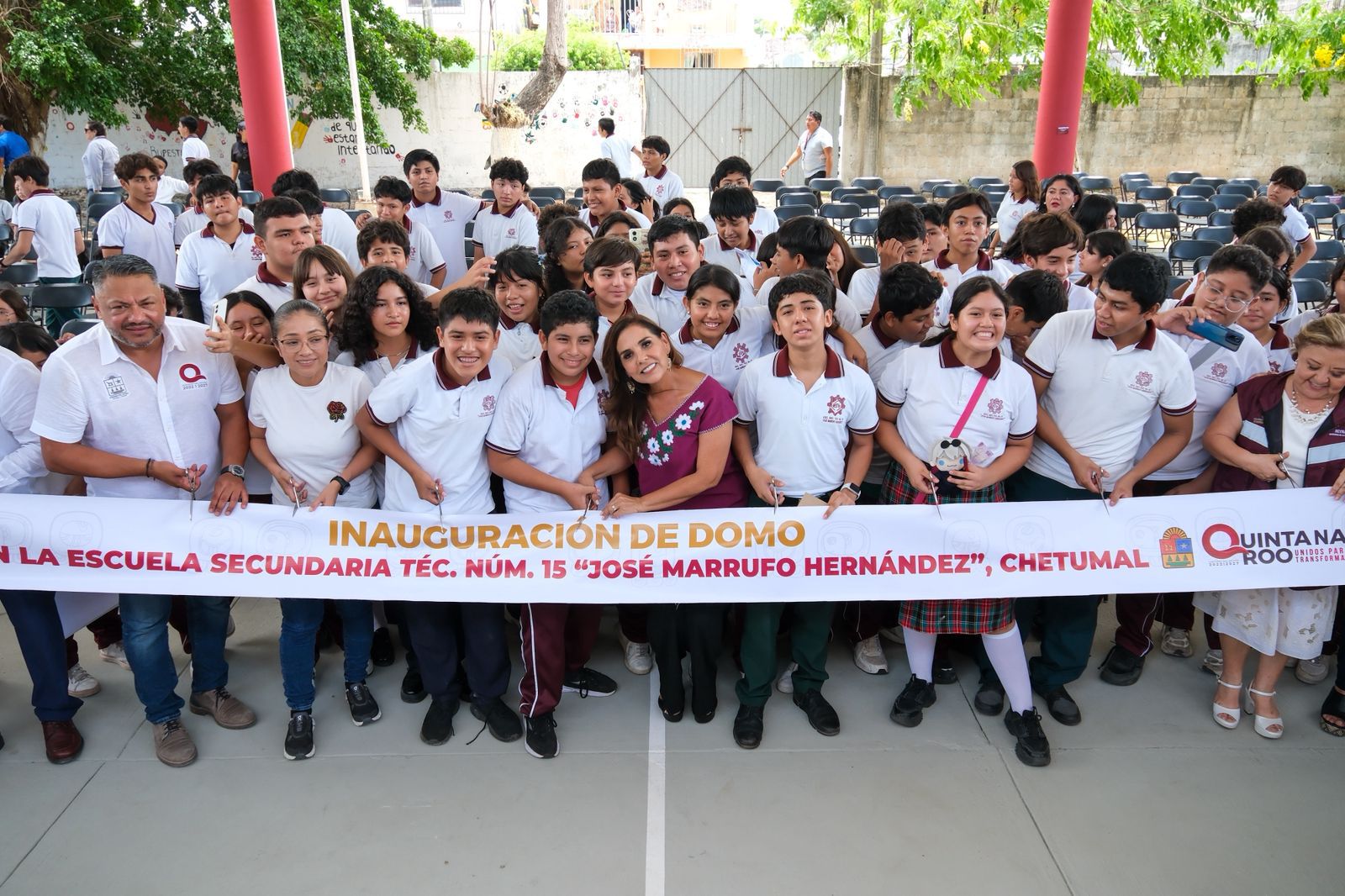 Después de 40 años sin domo, cumple promesa Mara Lezama en la Secundaria Técnica 15 “José Marrufo Hernández” en Chetumal