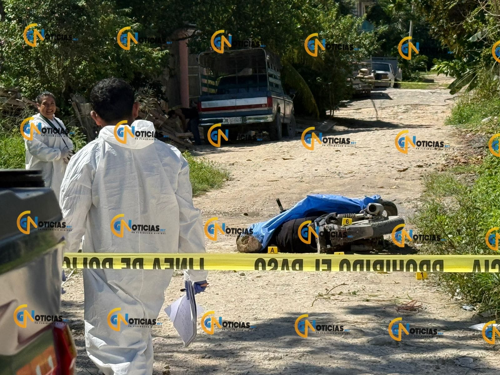 Un motociclista fue interceptado en un camino de terracería de la colonia El Milagro por sujetos armados que le dispararon en varias ocasiones