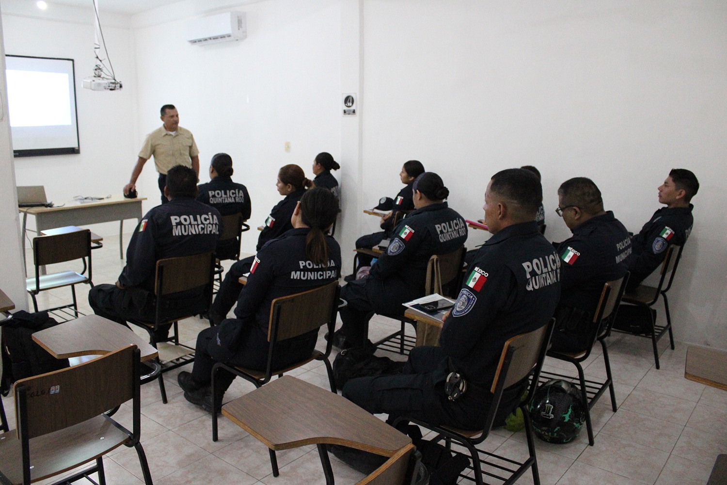 Pone en marcha SESESC curso de Formación Inicial para elementos de la Policía Municipal de Othón P. Blanco