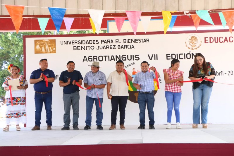 Participan dependencias municipales en la séptima edición del agro tianguis organizado por la UBBJ
