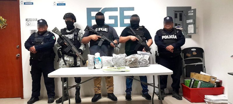 Aseguran autoridades drogas en cateo y detiene a tres personas por narcomenudeo en Solidaridad