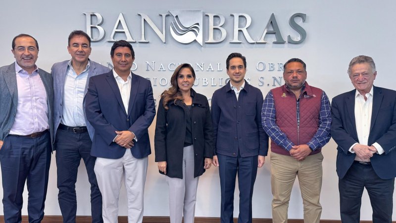 Revisa Mara Lezama proyectos de movilidad con el director general del Banco Nacional de Obras y Servicios, Jorge Mendoza Sánchez