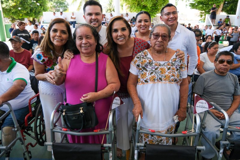 Mejora Mara Lezama calidad de vida de familias en Puerto Morelos, con la entrega de Apoyos del Bienestar