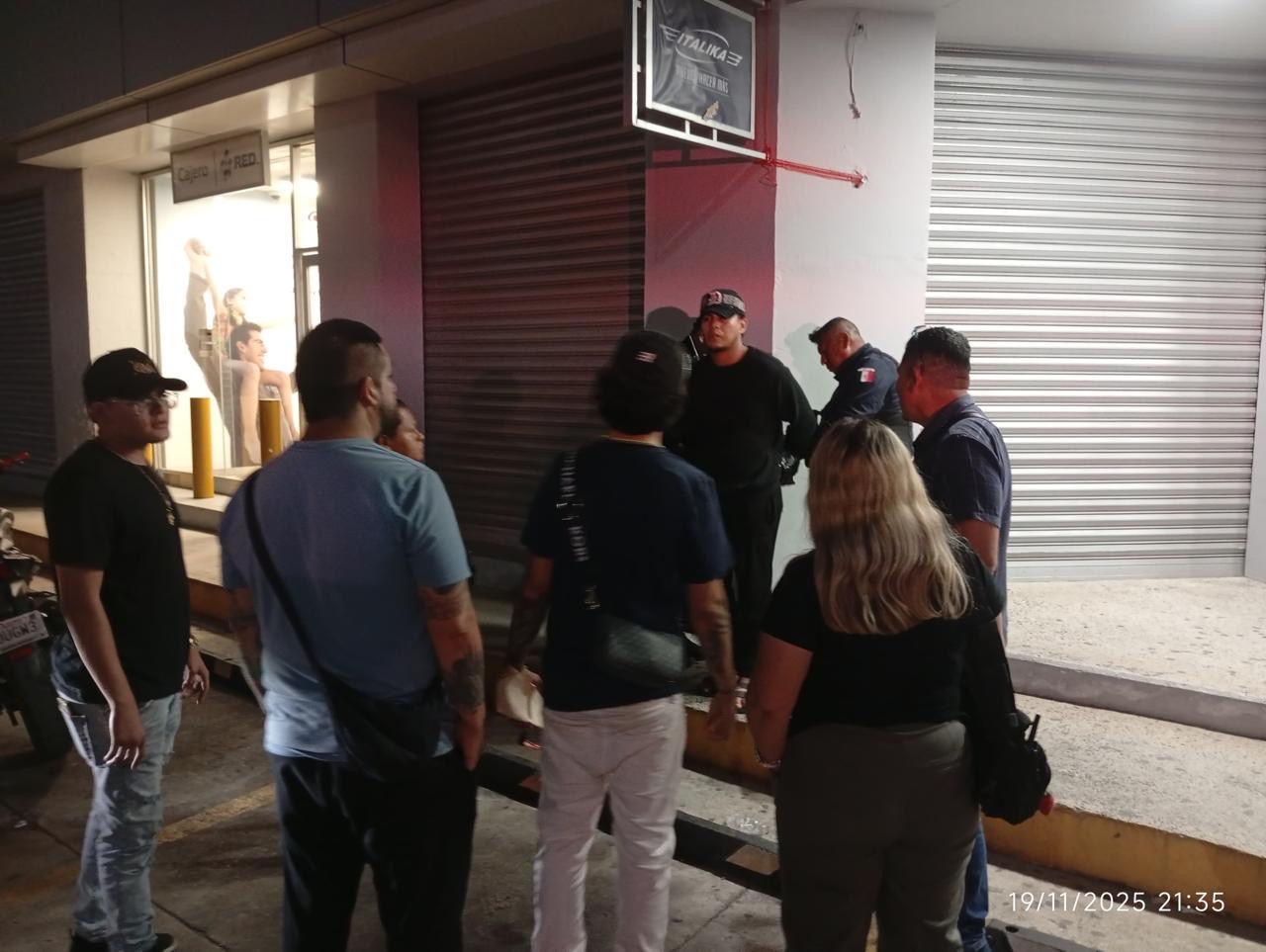 Un hombre fue detenido en la Cancún Mall, luego de intentar vender una motocicleta robada al dueño legítimo del vehículo, quien “le puso un cuatro”
