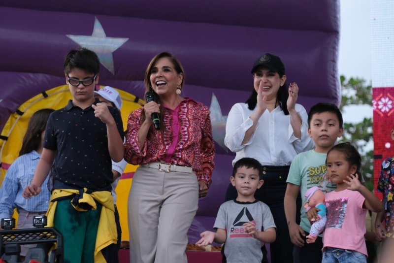 Más de 10 mil niñas, niños y familias de Playa del Carmen celebran junto a Mara Lezama el Día de los Reyes
