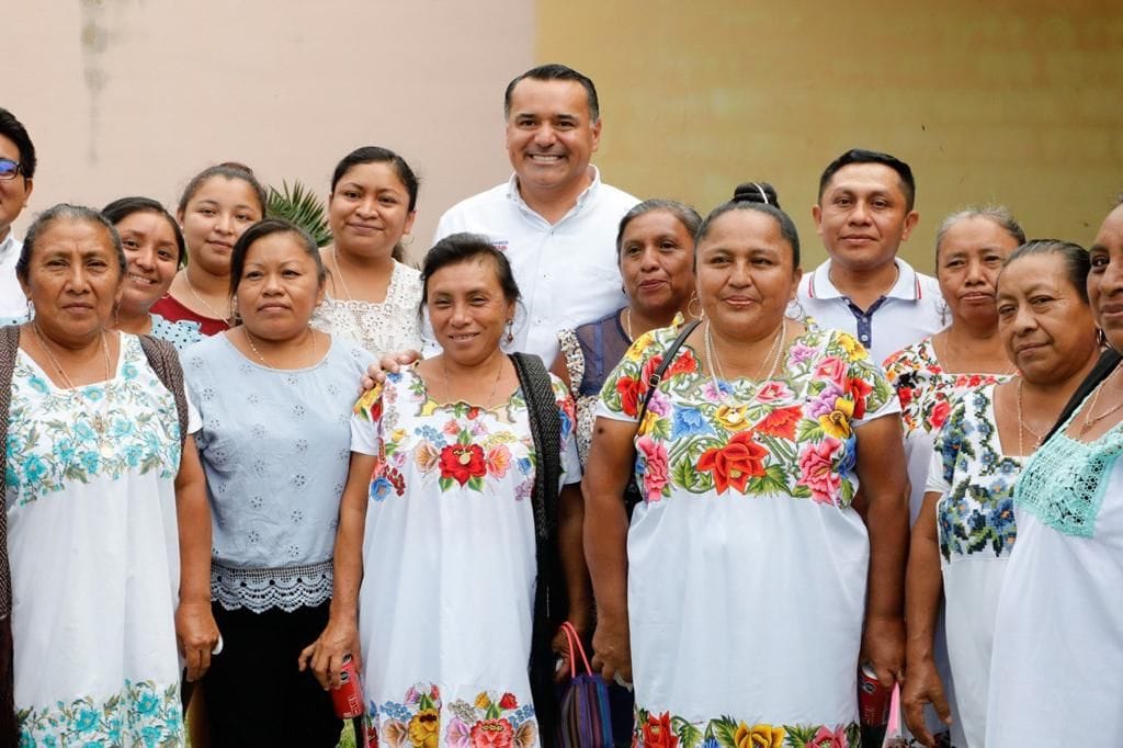 Renán Barrera: trabajaremos con todos los sectores económicos para una transformación segura para YucatánEl precandidato a la gubernatura por el PAN expuso a las y los militantes.