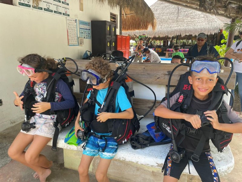 La Fundación de Parques y Museos de Cozumel capacita a la primera generación de niñas y niños restauradores de arrecifes y manglares