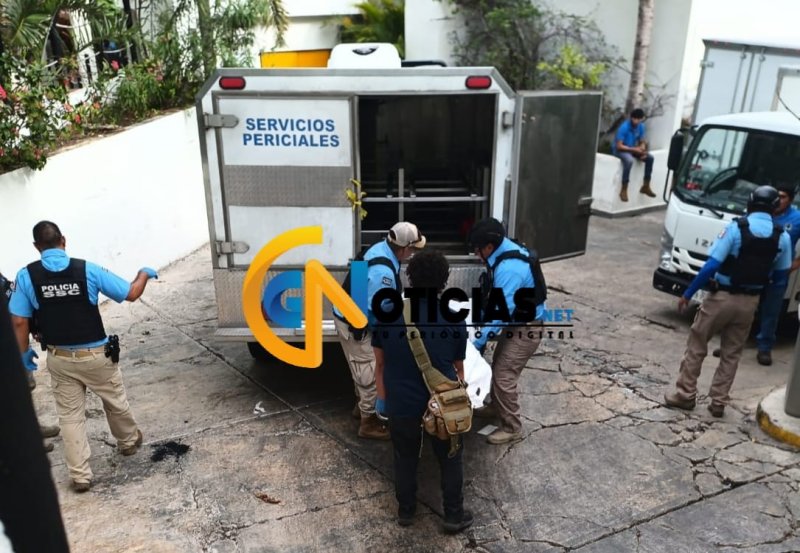 Una persona al parecer trabajador, fue encontrada si vida flotando cerca de la zona de playas del hotel Oasis Palm