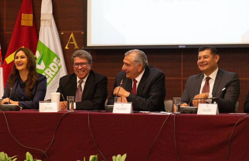 Adán Augusto llama “compañero rebelde” a Ricardo Monreal y pidió “no titubear” por reformas a Guardia Nacional￼