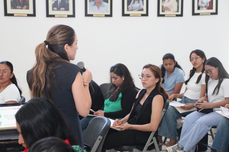 Capacitan a psicólogos municipales para impulsar un enfoque inclusivo hacia niños con Trastorno del Espectro Autista en Playa del Carmen