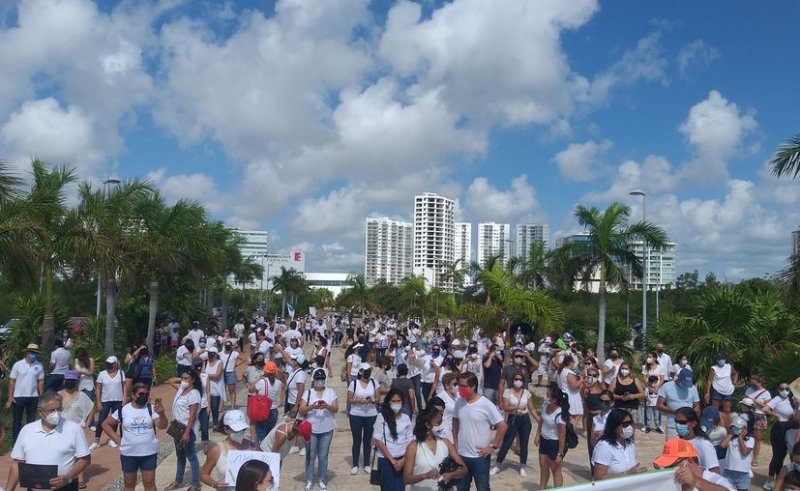 Padres de colegios privados demandan abrir las escuelas