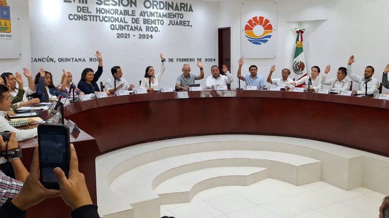 Piden licencia tres regidores del cabildo de Benito Juárez para buscar cargos políticos