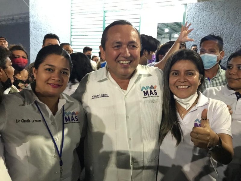 REFRENDA CLAUDIA LAZCANO COMPROMISO AL PROYECTO POLÍTICO DE NIVARDO MENA