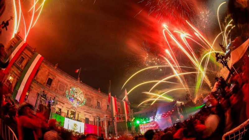 Conoce los cierres viales, horarios del Tren Ligero y transporte por el Grito y desfile del 15 y 16