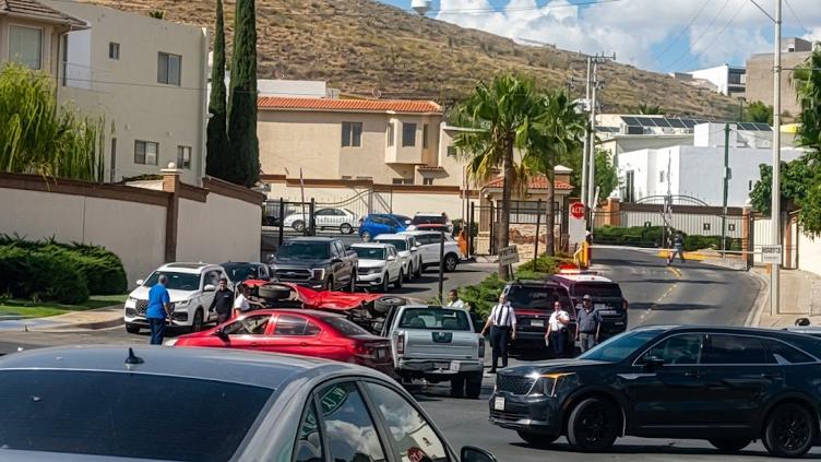 El conductor de una pick up Ranger perdió el control del volante y volcó luego de ser impactado por