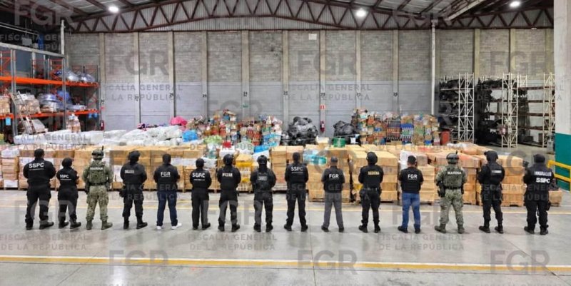 FGR asegura 13 toneladas de cigarrillos apócrifos en CDMX