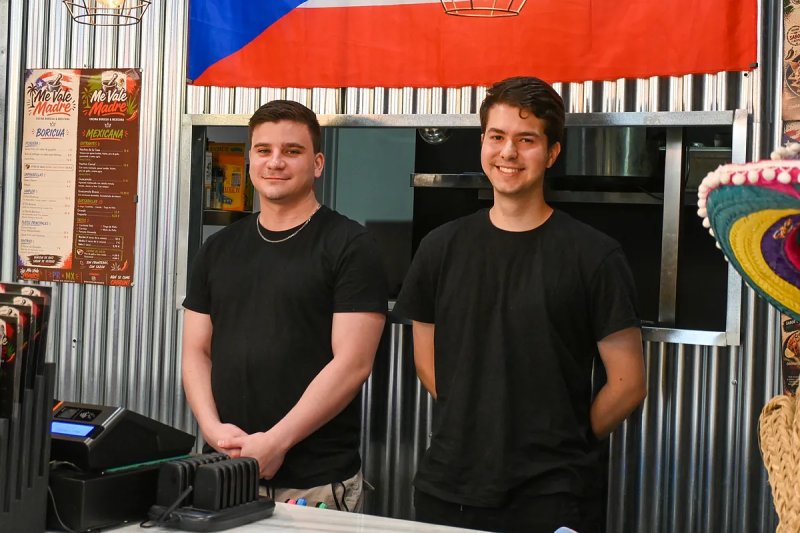 Hace un año, en agosto de 2025, un joven boricua con ambición abrió las puertas del restaurante Me