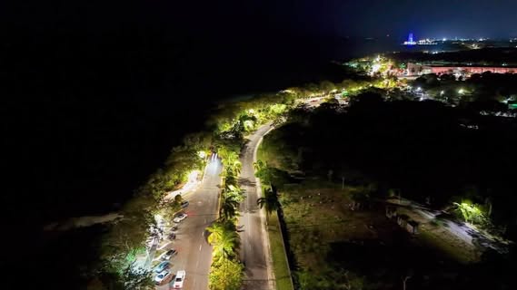 MÁS ILUMINADO EL BOULEVARD BAHÍA DE CHETUMAL; CONCLUYE PRIMERA ETAPA DE ALUMBRADO