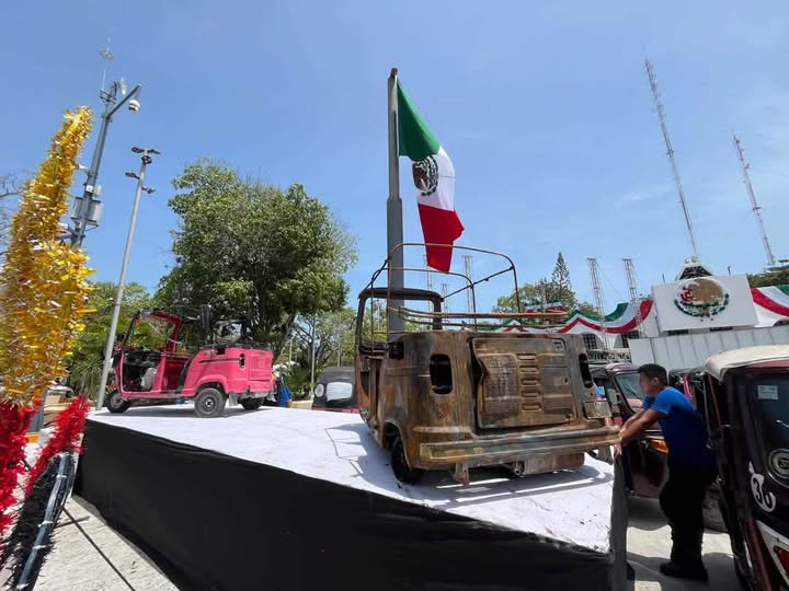 Mototaxistas protestan contra Imoveqroo y llegan al Palacio Municipal