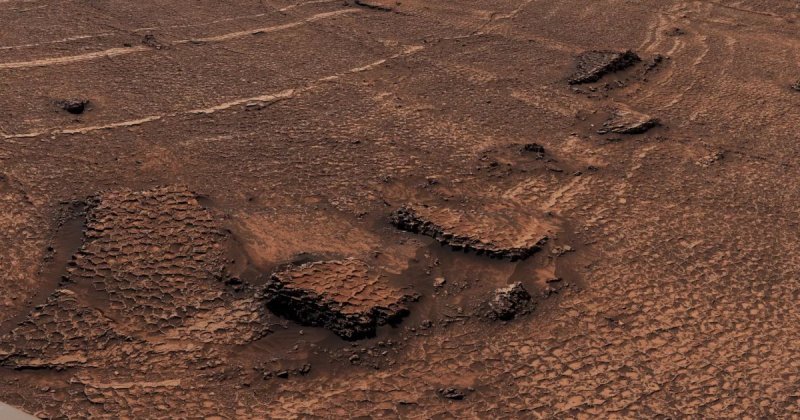 NASA descubre pistas de agua en Marte