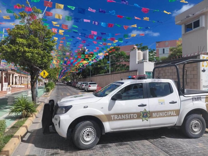 ¡ATENCIÓN CONDUCTORES! CIERRE VIAL EN PUERTO JUÁREZ POR EL JANAL PIXÁN 2026 Toma tus precauciones si vas a circular por...