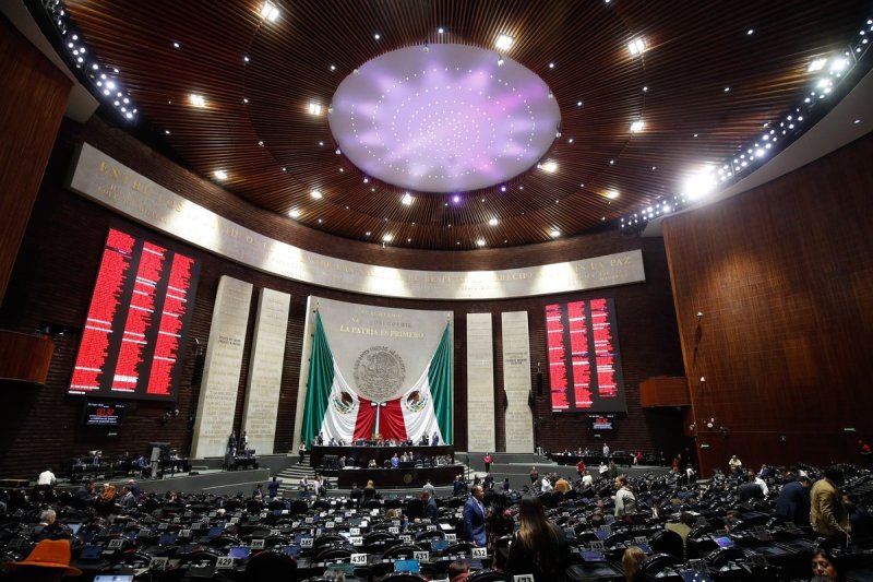 Diputados aprueban reforma “antimemes” con multas de 4.6 millones