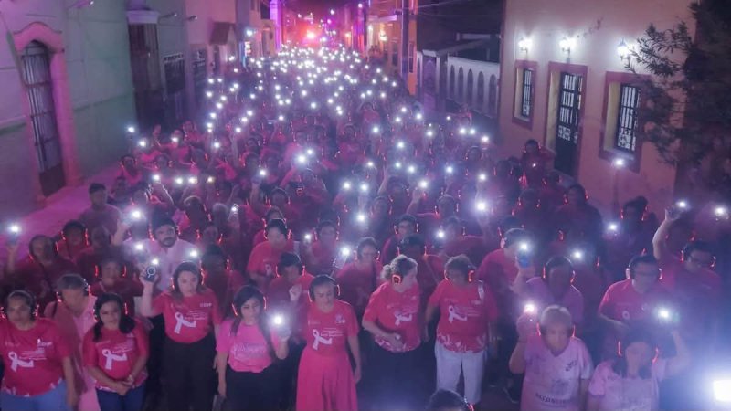 TEKAX SE LLENA DE LUZ Y ESPERANZA CON CAMINATA ORGANIZADA POR EL DIF YUCATÁN Tekax, Yucatán.– Con un mensaje de unión, s...